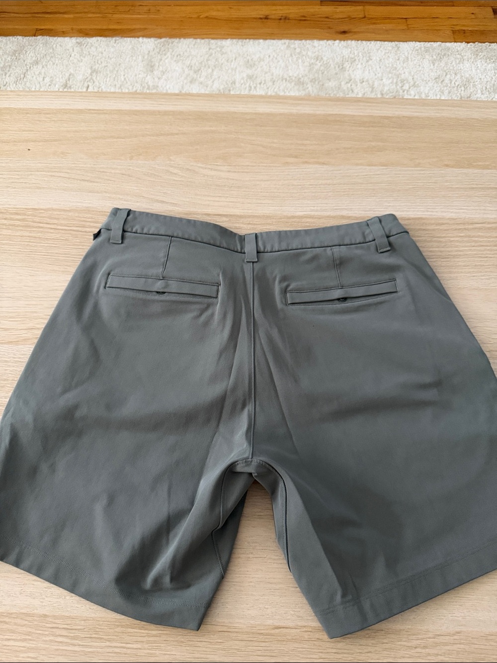 Lululemon commission shorts - Picture 2 of 4